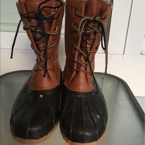 LN Sporto The Original Duck Boot Size 8